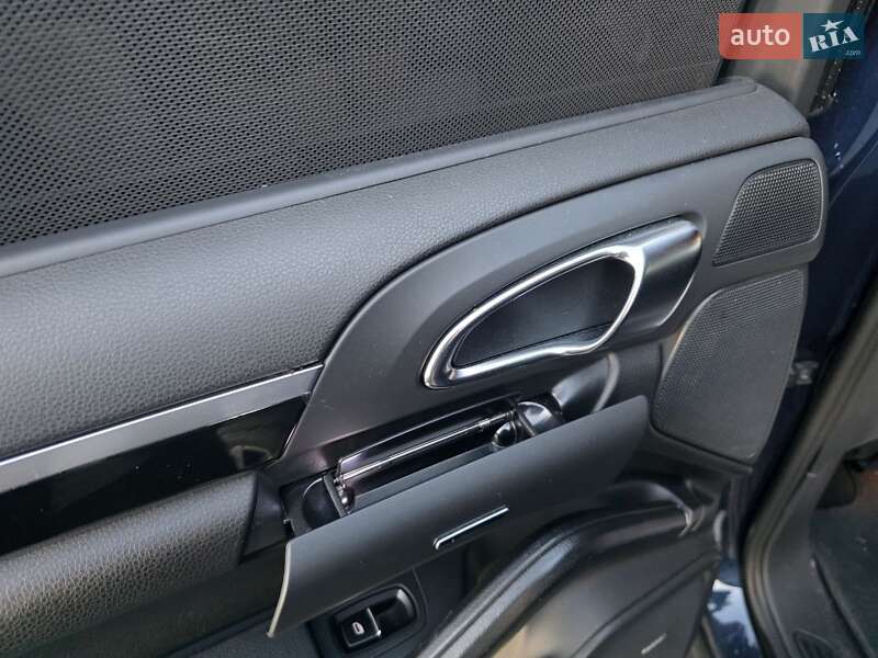 Позашляховик / Кросовер Porsche Cayenne 2011 в Тернополі