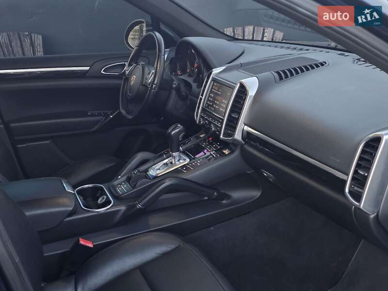 Позашляховик / Кросовер Porsche Cayenne 2011 в Тернополі