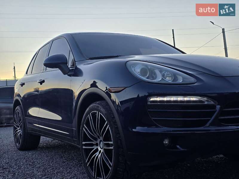 Позашляховик / Кросовер Porsche Cayenne 2011 в Тернополі