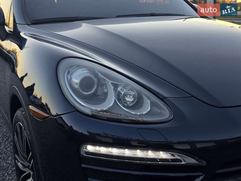 Позашляховик / Кросовер Porsche Cayenne 2011 в Тернополі