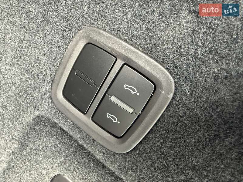 Внедорожник / Кроссовер Porsche Cayenne 2024 в Киеве