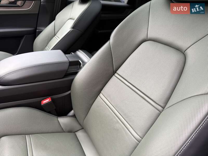 Внедорожник / Кроссовер Porsche Cayenne 2024 в Киеве