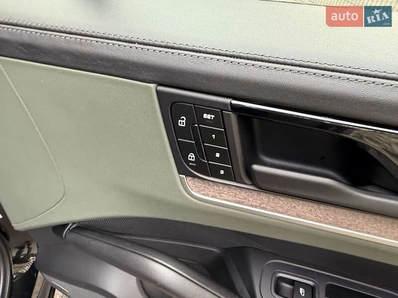 Внедорожник / Кроссовер Porsche Cayenne 2024 в Киеве