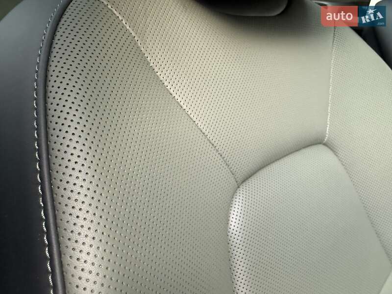 Внедорожник / Кроссовер Porsche Cayenne 2024 в Киеве