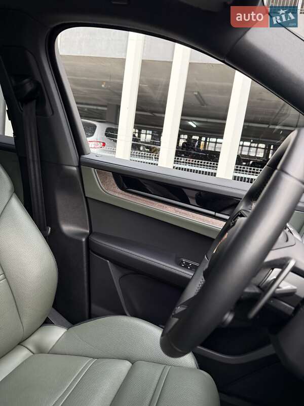 Внедорожник / Кроссовер Porsche Cayenne 2024 в Киеве