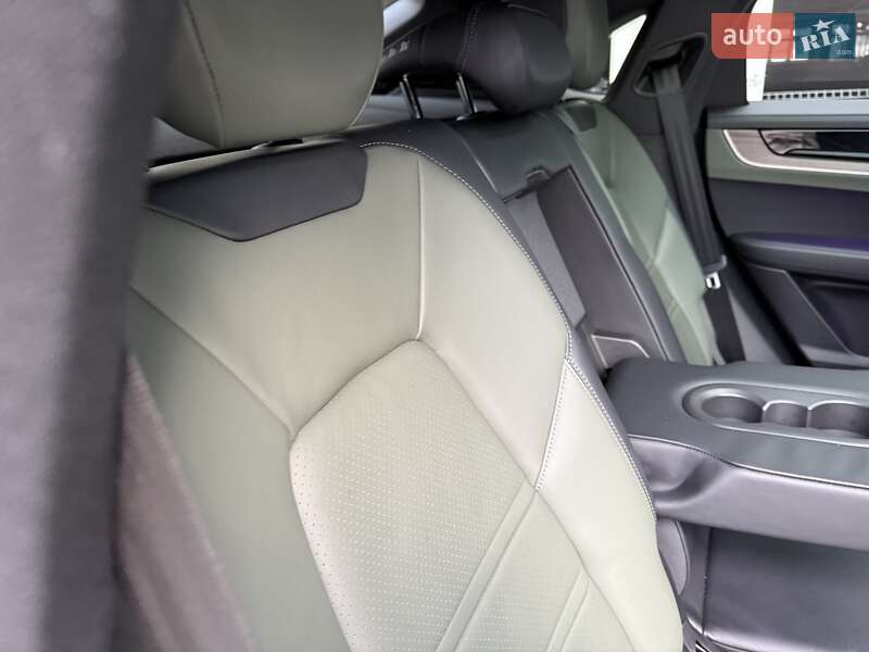 Внедорожник / Кроссовер Porsche Cayenne 2024 в Киеве