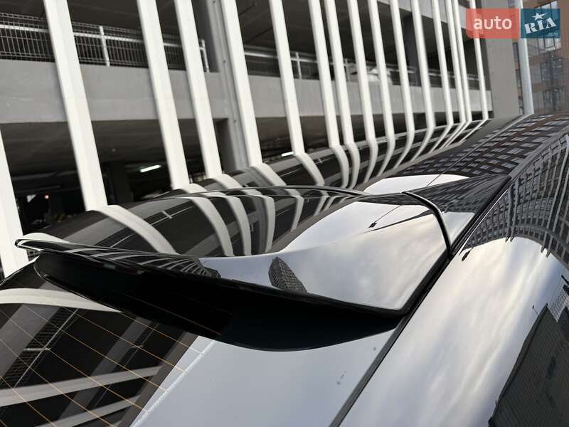 Внедорожник / Кроссовер Porsche Cayenne 2024 в Киеве