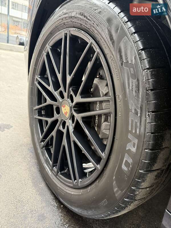 Внедорожник / Кроссовер Porsche Cayenne 2024 в Киеве