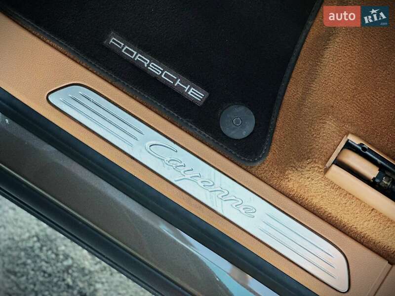 Внедорожник / Кроссовер Porsche Cayenne 2016 в Киеве фото 23 Внедорожник / Кроссовер Porsche Cayenne 2016 в Киеве