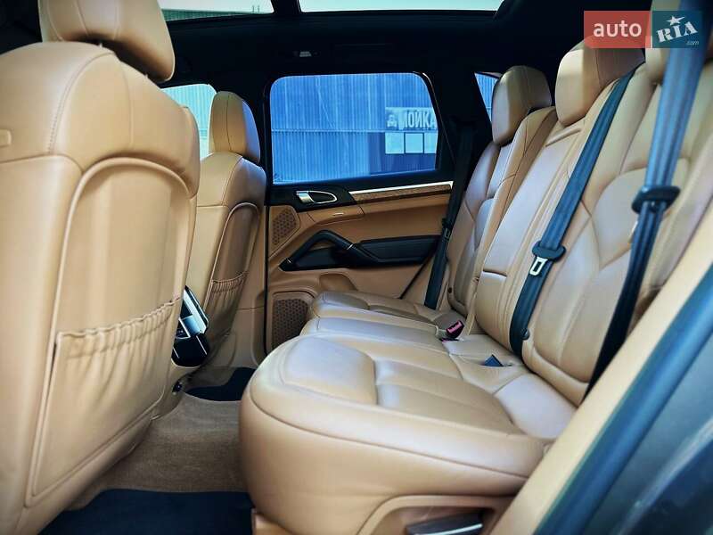 Внедорожник / Кроссовер Porsche Cayenne 2016 в Киеве фото 32 Внедорожник / Кроссовер Porsche Cayenne 2016 в Киеве