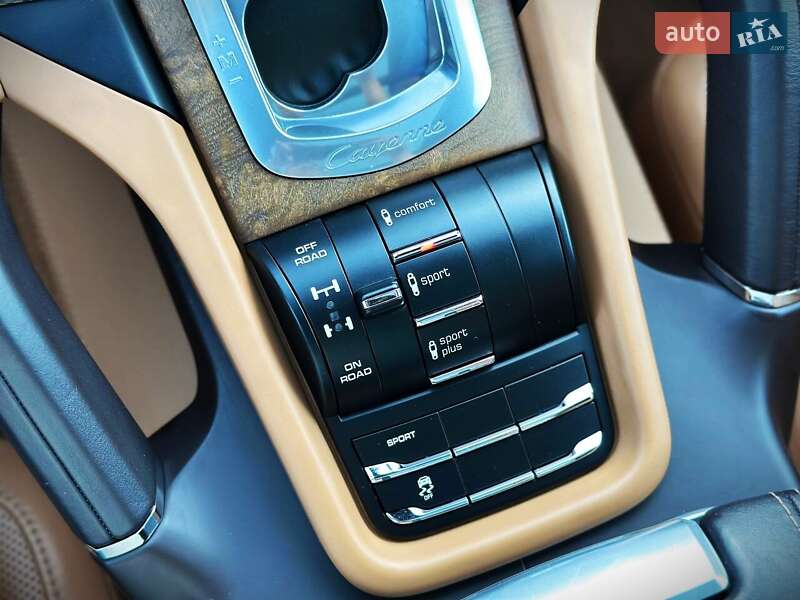 Внедорожник / Кроссовер Porsche Cayenne 2016 в Киеве фото 40 Внедорожник / Кроссовер Porsche Cayenne 2016 в Киеве