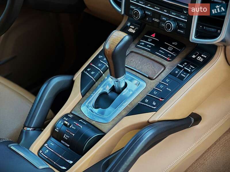 Внедорожник / Кроссовер Porsche Cayenne 2016 в Киеве фото 48 Внедорожник / Кроссовер Porsche Cayenne 2016 в Киеве