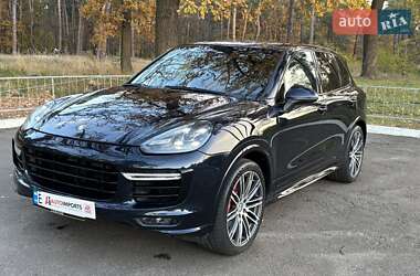 Внедорожник / Кроссовер Porsche Cayenne 2015 в Киеве