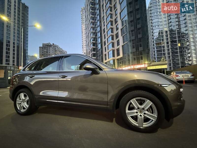 Внедорожник / Кроссовер Porsche Cayenne 2013 в Киеве фото 3 Внедорожник / Кроссовер Porsche Cayenne 2013 в Киеве