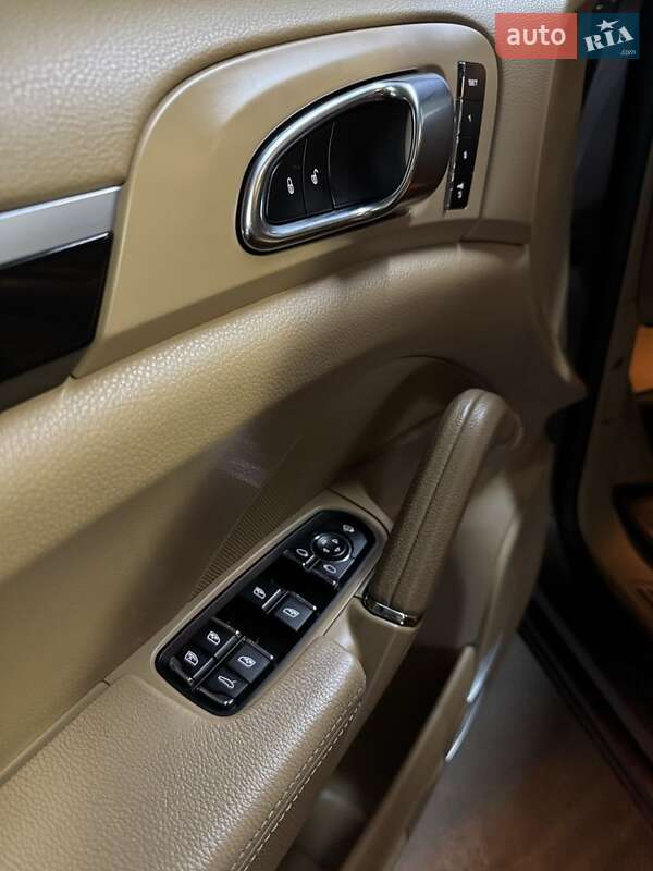 Внедорожник / Кроссовер Porsche Cayenne 2013 в Киеве фото 13 Внедорожник / Кроссовер Porsche Cayenne 2013 в Киеве