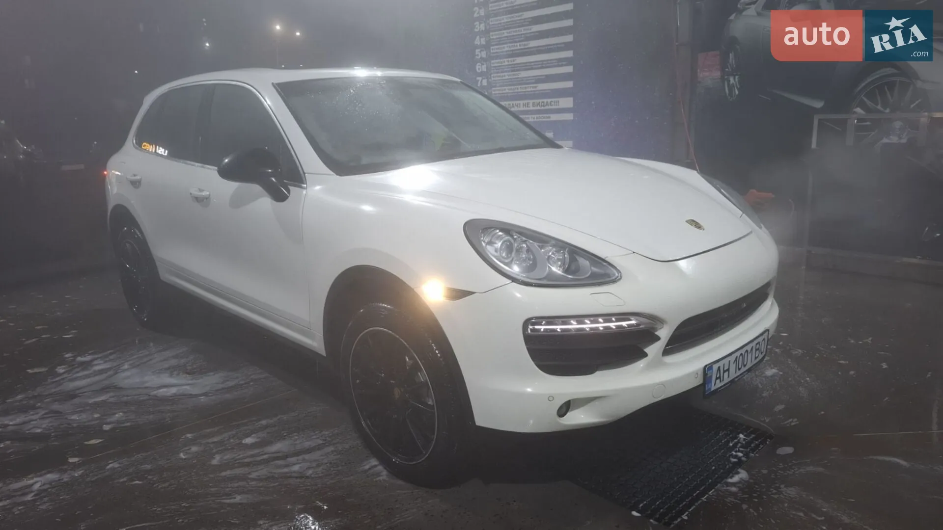 2011 Porsche Cayenne - мініатюра 4