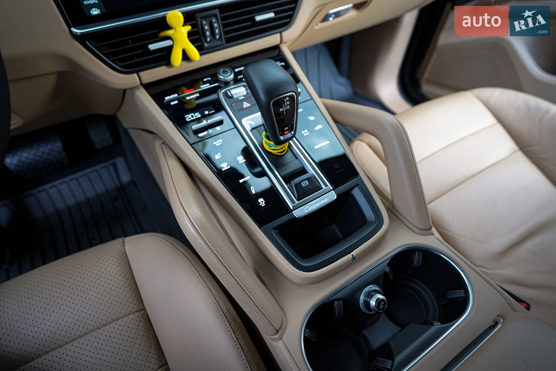 2019 Porsche Cayenne - мініатюра 23
