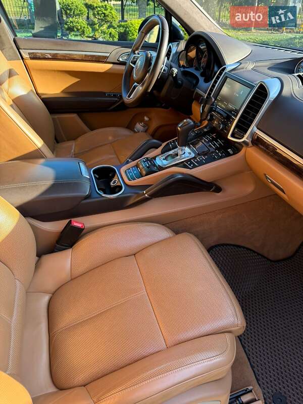 Позашляховик / Кросовер Porsche Cayenne 2015 в Києві фото 27 Позашляховик / Кросовер Porsche Cayenne 2015 в Києві