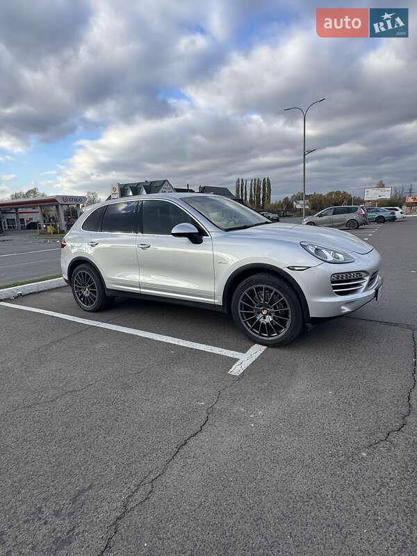 Внедорожник / Кроссовер Porsche Cayenne 2012 в Луцке