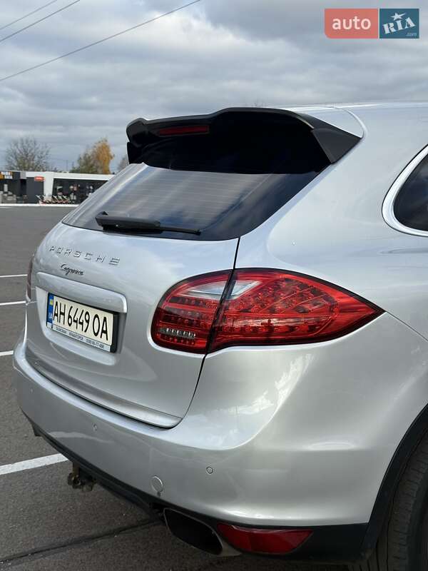 Внедорожник / Кроссовер Porsche Cayenne 2012 в Луцке
