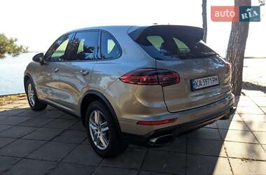 Позашляховик / Кросовер Porsche Cayenne 2015 в Києві