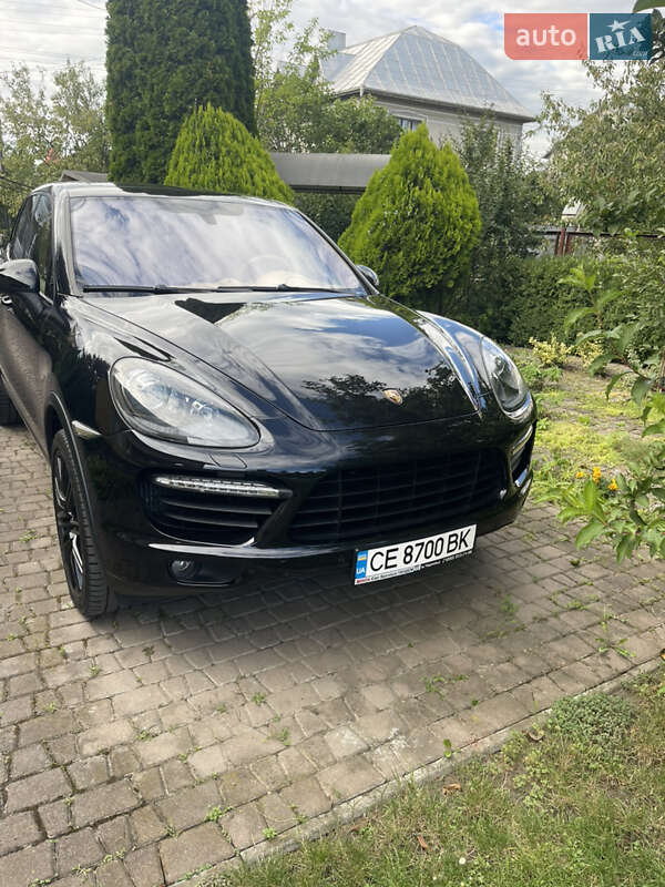 Позашляховик / Кросовер Porsche Cayenne 2012 в Чернівцях
