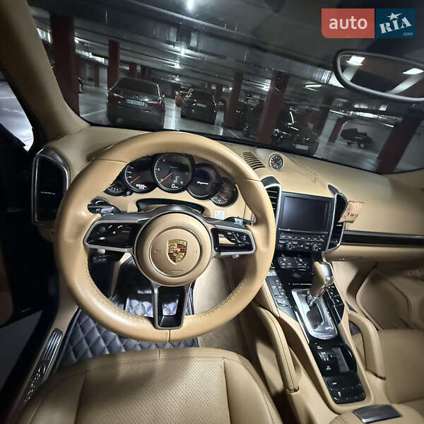 Внедорожник / Кроссовер Porsche Cayenne 2014 в Днепре