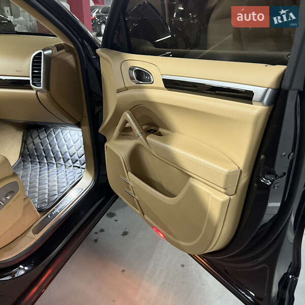 Внедорожник / Кроссовер Porsche Cayenne 2014 в Днепре