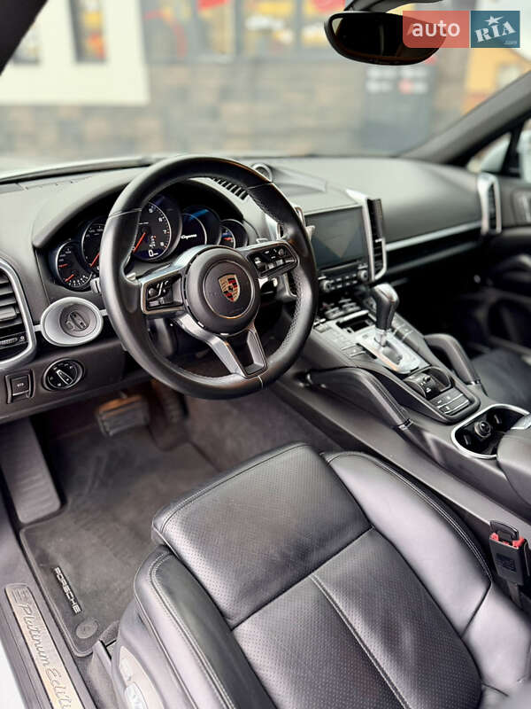 Внедорожник / Кроссовер Porsche Cayenne 2017 в Виннице фото 12 Внедорожник / Кроссовер Porsche Cayenne 2017 в Виннице