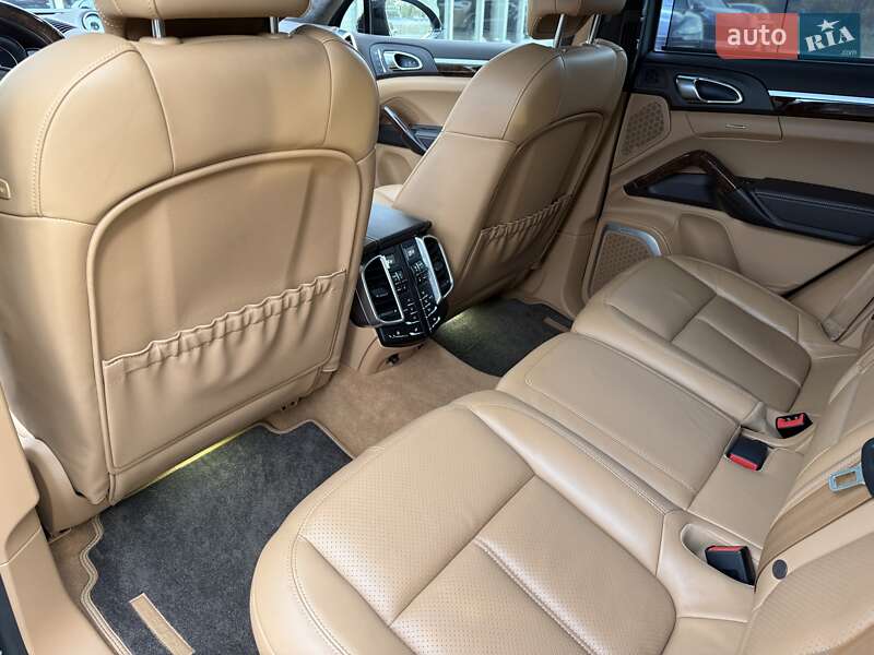 Позашляховик / Кросовер Porsche Cayenne 2013 в Дніпрі