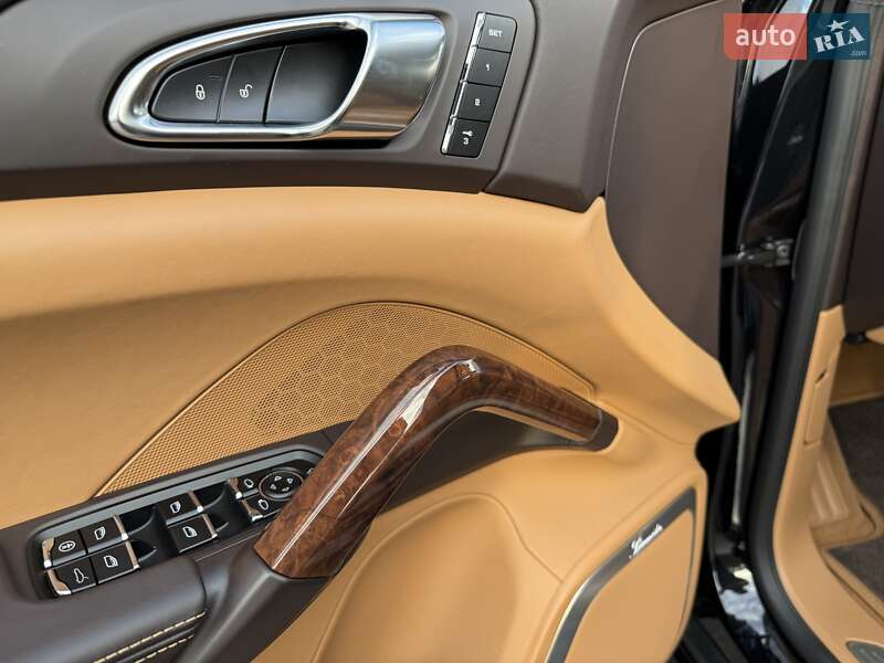 Позашляховик / Кросовер Porsche Cayenne 2013 в Дніпрі