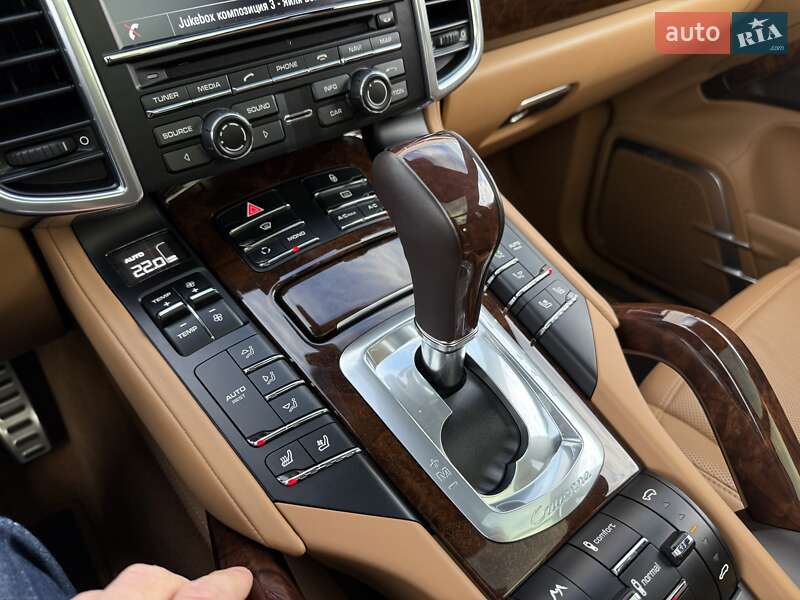 Позашляховик / Кросовер Porsche Cayenne 2013 в Дніпрі