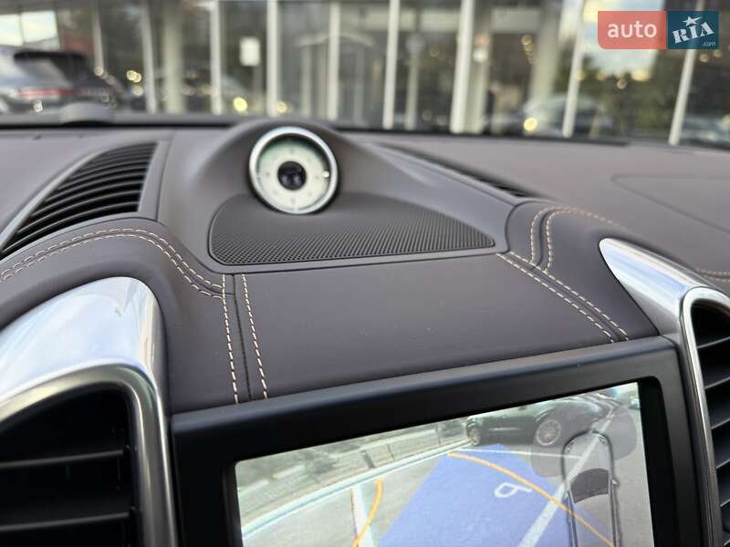 Позашляховик / Кросовер Porsche Cayenne 2013 в Дніпрі