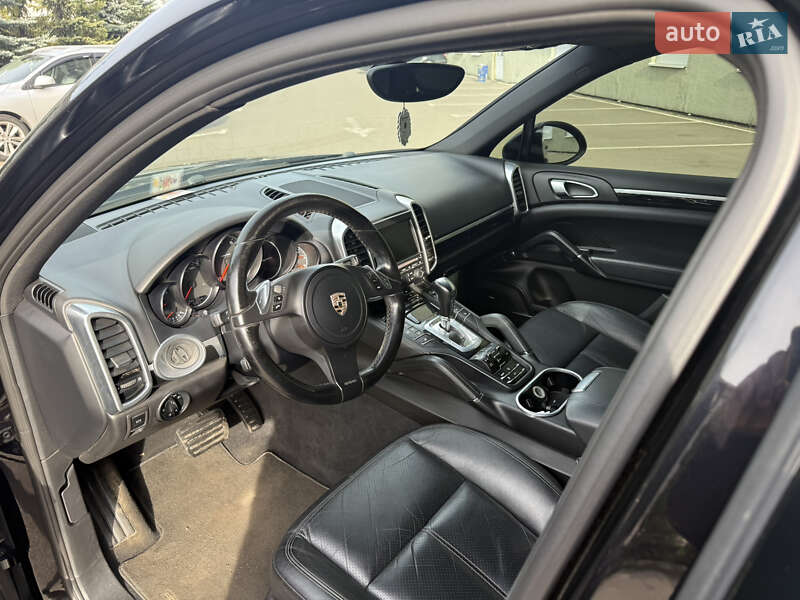 Внедорожник / Кроссовер Porsche Cayenne 2011 в Киеве