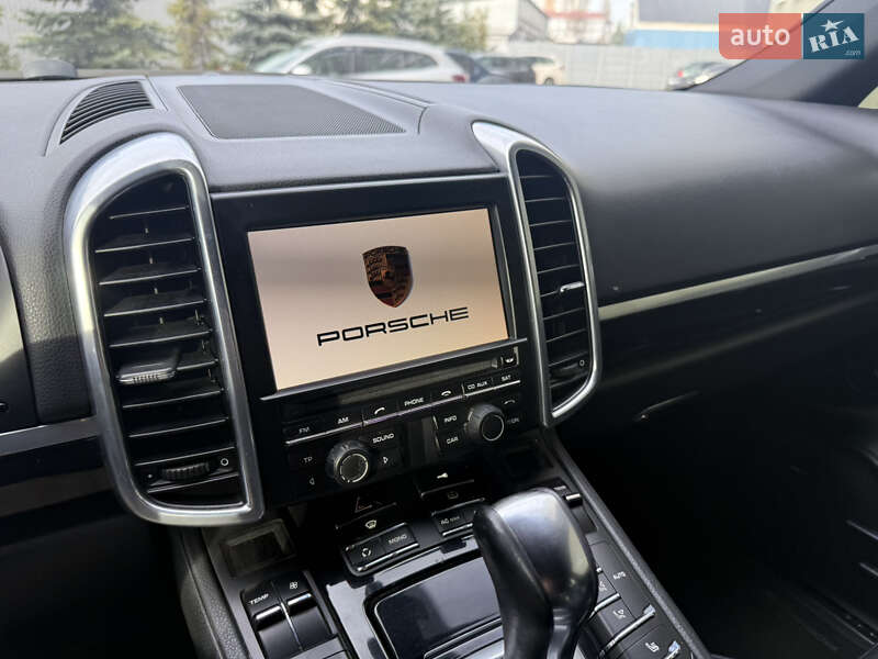 Внедорожник / Кроссовер Porsche Cayenne 2011 в Киеве