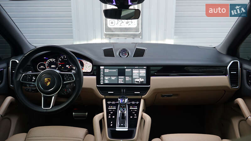 Позашляховик / Кросовер Porsche Cayenne 2018 в Львові