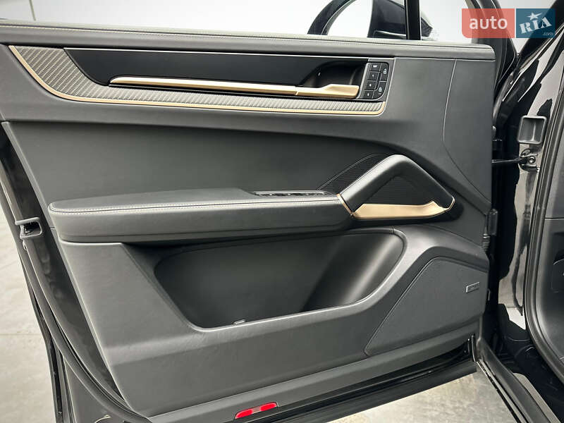 Позашляховик / Кросовер Porsche Cayenne 2024 в Києві