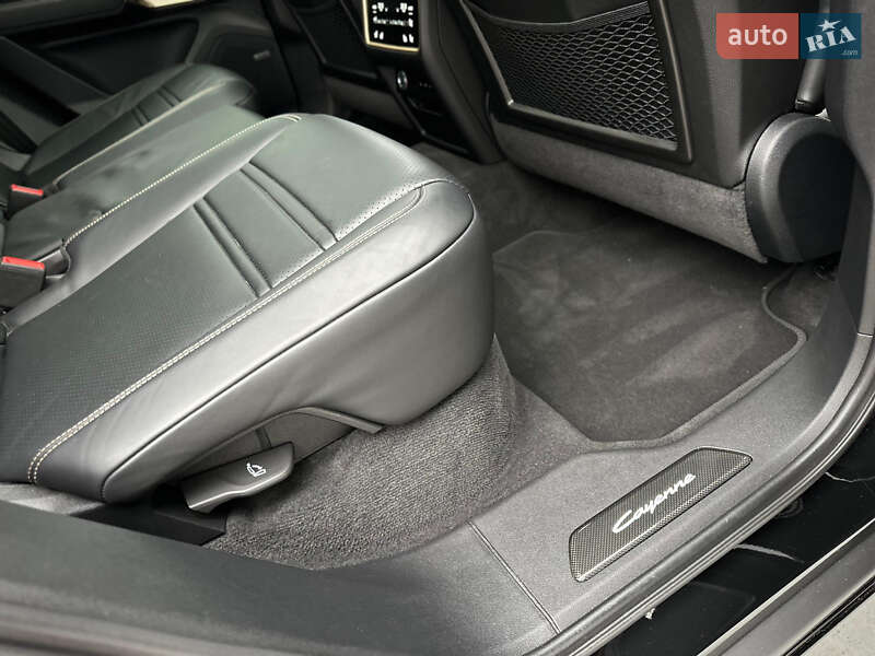 Позашляховик / Кросовер Porsche Cayenne 2024 в Києві