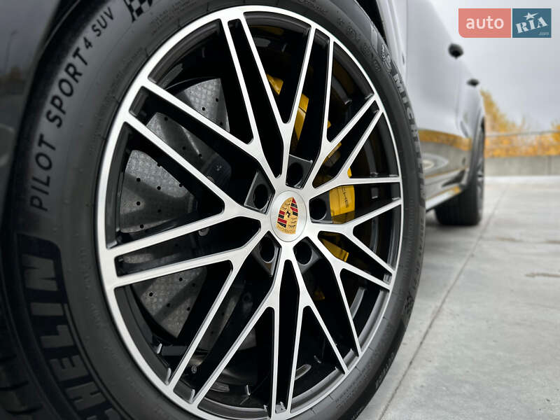 Позашляховик / Кросовер Porsche Cayenne 2024 в Києві