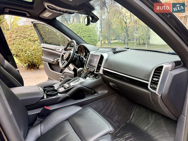 Внедорожник / Кроссовер Porsche Cayenne 2016 в Киеве фото 55 Внедорожник / Кроссовер Porsche Cayenne 2016 в Киеве