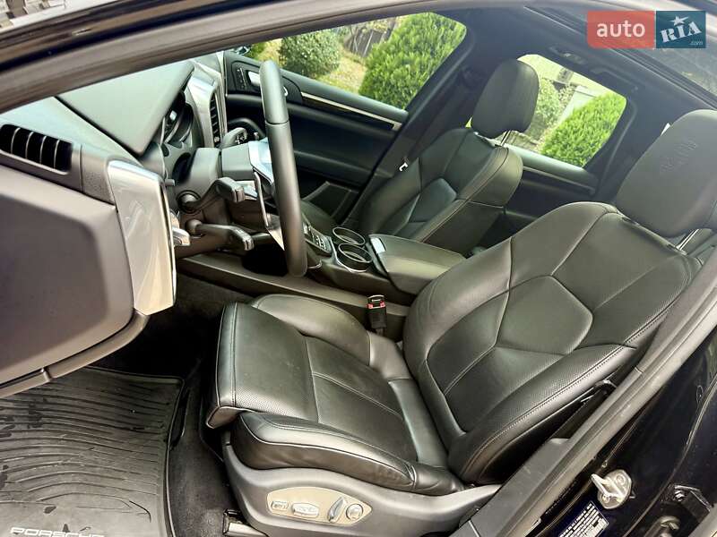 Внедорожник / Кроссовер Porsche Cayenne 2016 в Киеве фото 64 Внедорожник / Кроссовер Porsche Cayenne 2016 в Киеве