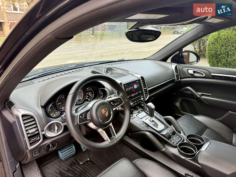 Внедорожник / Кроссовер Porsche Cayenne 2016 в Киеве фото 66 Внедорожник / Кроссовер Porsche Cayenne 2016 в Киеве