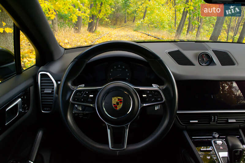 Внедорожник / Кроссовер Porsche Cayenne 2018 в Киеве