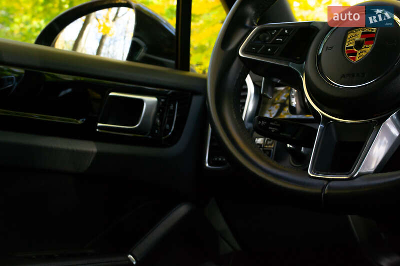 Внедорожник / Кроссовер Porsche Cayenne 2018 в Киеве