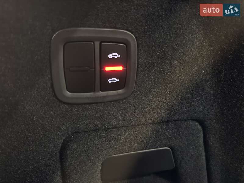 Внедорожник / Кроссовер Porsche Cayenne 2019 в Одессе