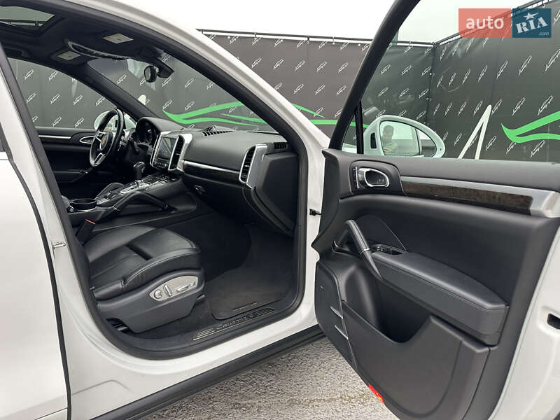 Внедорожник / Кроссовер Porsche Cayenne 2016 в Киеве фото 24 Внедорожник / Кроссовер Porsche Cayenne 2016 в Киеве