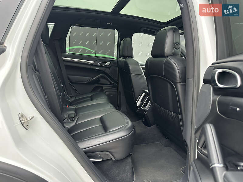 Внедорожник / Кроссовер Porsche Cayenne 2016 в Киеве фото 30 Внедорожник / Кроссовер Porsche Cayenne 2016 в Киеве