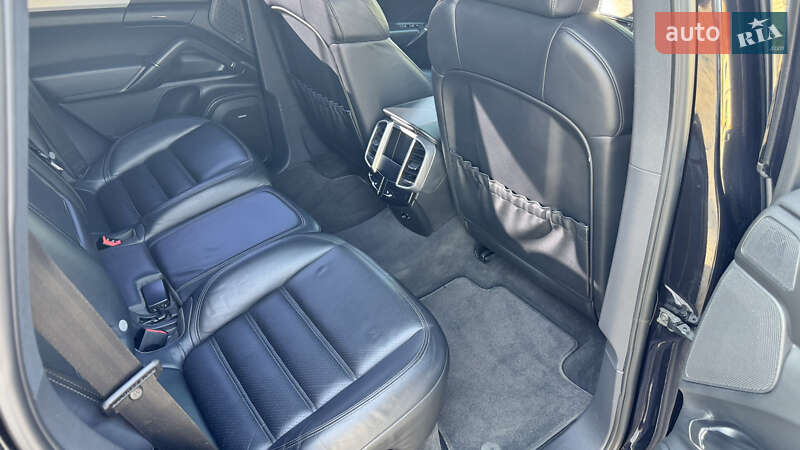 Позашляховик / Кросовер Porsche Cayenne 2010 в Дніпрі