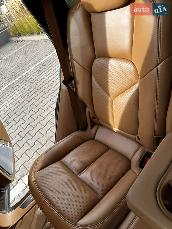 Позашляховик / Кросовер Porsche Cayenne 2015 в Києві