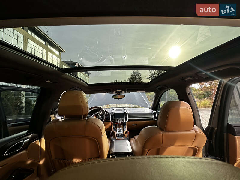 Позашляховик / Кросовер Porsche Cayenne 2015 в Києві